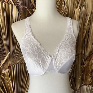 Vintage White Nylon Lace Bra 34C Bali 1990s